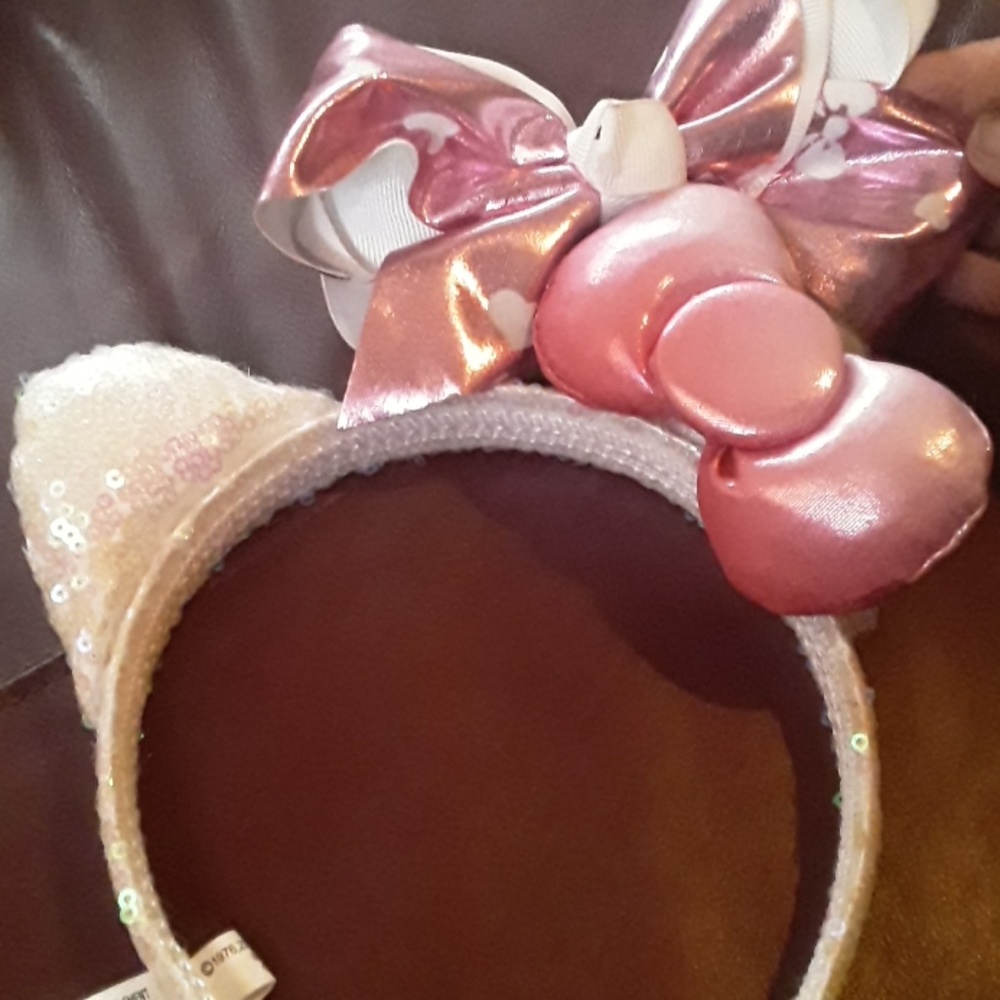 Hello kitty headband with extra bow